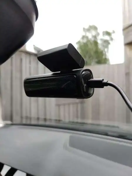 Nordval DC202 auto dashcam geinstalleerd op raam in auto Martijn (GPSExperts.nl test)