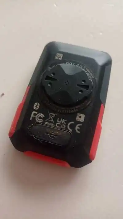 Sigma Rox 4.0 fietscomputer achterkant (GPSExperts.nl test)