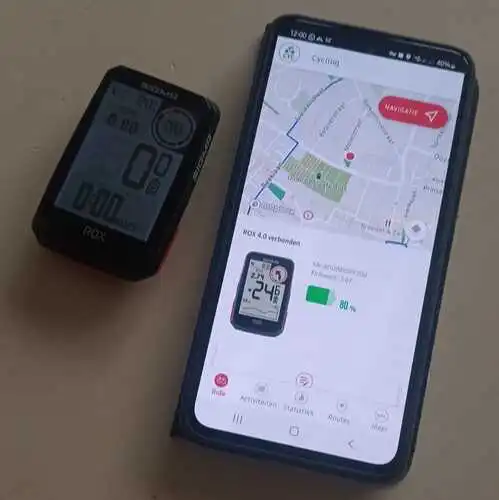 Sigma Rox 4.0 fietscomputer en app op keukentafel (GPSExperts.nl test)