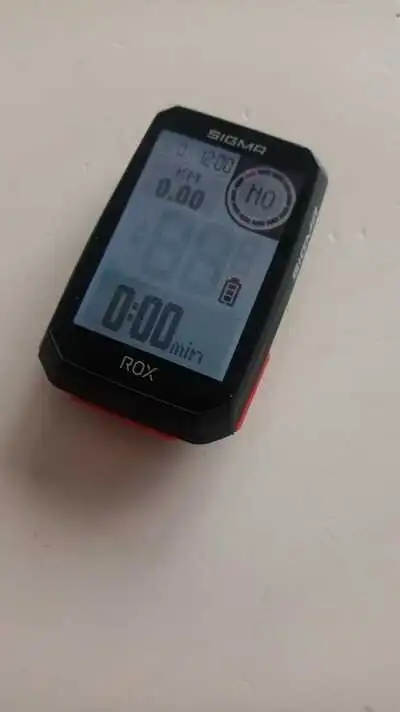 Sigma Rox 4.0 fietscomputer voorkant (GPSExperts.nl test)